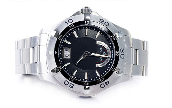 愛彼手表進水了解決辦法是什么(圖) 愛彼手表進水了解決辦法是什么(圖)