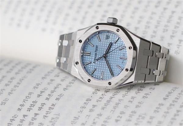 愛彼手表進水了解決辦法集錦(圖) 愛彼手表進水了解決辦法集錦(圖)